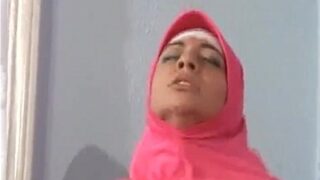 Video hijab Pakistan berubah jadi pelacur ngentot