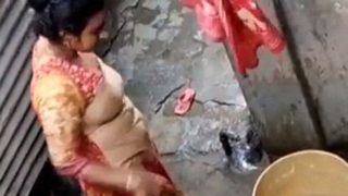Video rahasia bhabhi Bangladesh lagi mandi, bikin ngaceng!