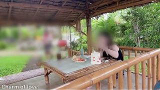 Ngentot di luar sama bule Thailand, basah kuyup