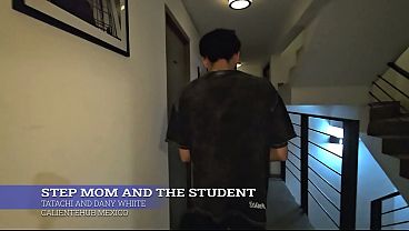 Ibu tiri lagi ngajarin murid yang lagi panas-panasnya.