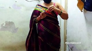 Bini orang India pakai saree panas, goyang-goyang sambil ngajak ML.
