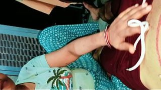 Desi bhabhi lagi ketat, ngentot pakai suara Hindi jelas, meraikhan orgasme – bhabhi loncat-loncat di kontol gede.