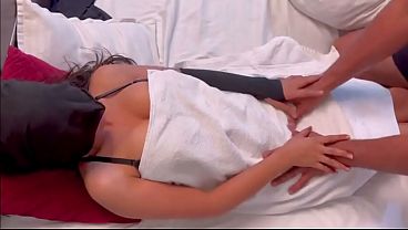 Desi Bhabhi lagi digenjot keras sama Devar, suara crotetan basah bikin makin panas, video viral abis!
