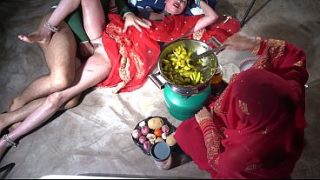 Ngentot ibu tiri India di dapur, ngomong kotor sambil ngewe
