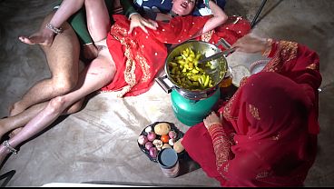 Ngentot ibu tiri India di dapur, ngomong kotor sambil ngewe