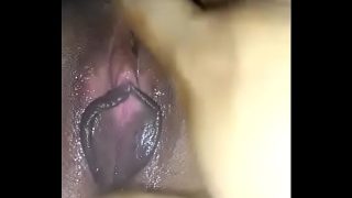 Cewek India lagi onani sambil nahan napas, bikin greget.