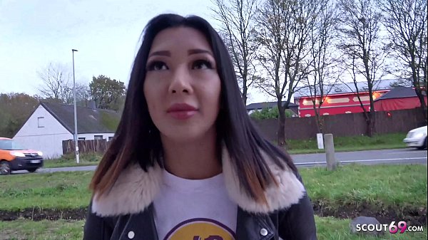 GERMAN SCOUT – THAI TEEN KITTY DARI FLENSBURG DI CASTING JALANAN ASLI DIENTOT SAMPE NANGIS