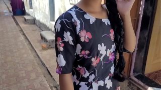 पड़ोस वाली भाभी को देवर ने जबरदस्ती पकड़कर जोरों से चोदा