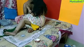 Bokep India Bengali Bhabhi amatir lagi digebrak sama ipar ganteng! Suara jelas bikin makin panas.