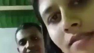 Bulan madu pasangan India, malam pertama penuh gairah dan nafsu.