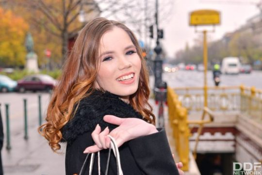 DDF Network – Leila Fiore dan Lovenia Lux Bergoyang Pakai High Heels, Bikin Kontol Tegang Sampai Keluar