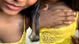 Live streaming wanita India Selatan pamer tetek gede