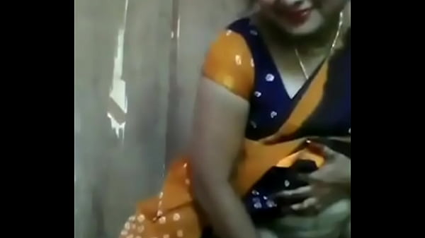 Desi bhabhi lagi ngajak main di ranjang, basah semua.