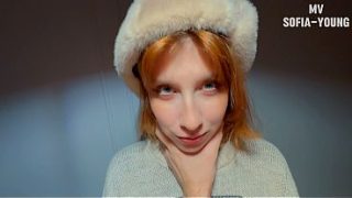 Gadis Rusia rambut merah pakai topi ushanka, merintih terus pas gw colok mulut sama memeknya, abis itu gw penuhin analnya sama air mani!