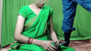 भाभी को साड़ी में अकेला देख देवर ने जमकर चोदा, गर्म हिंदी आवाज़