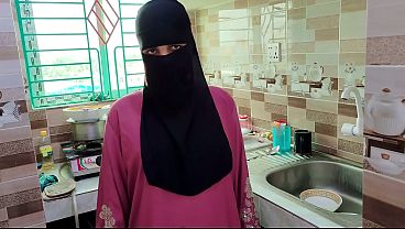 Selingkuh suami ngentot pembantu rumah berjilbab saat sepi rumah bangla